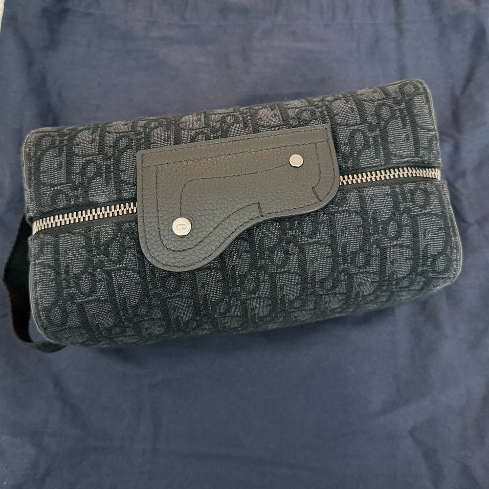 DIOR TOILETRY BAG - Picture 2 of 8